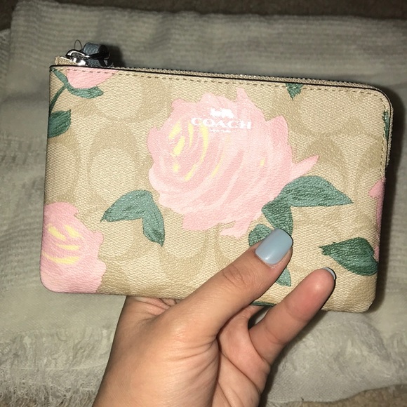 Coach Handbags - NWT Coach Flower Logo Corner Zip Wristlet F26291